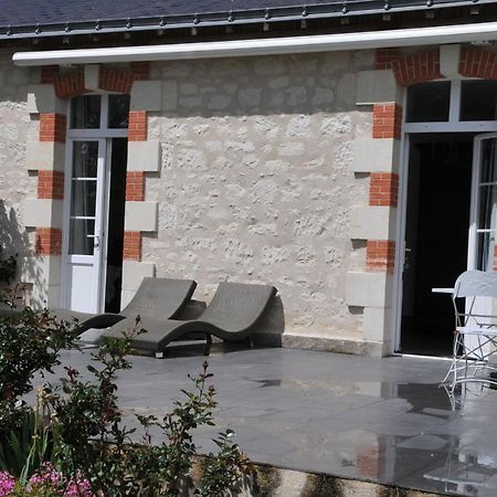 Petite Maison Des Roses - Gite 2 Personnes Brain-sur-Allonnes Esterno foto