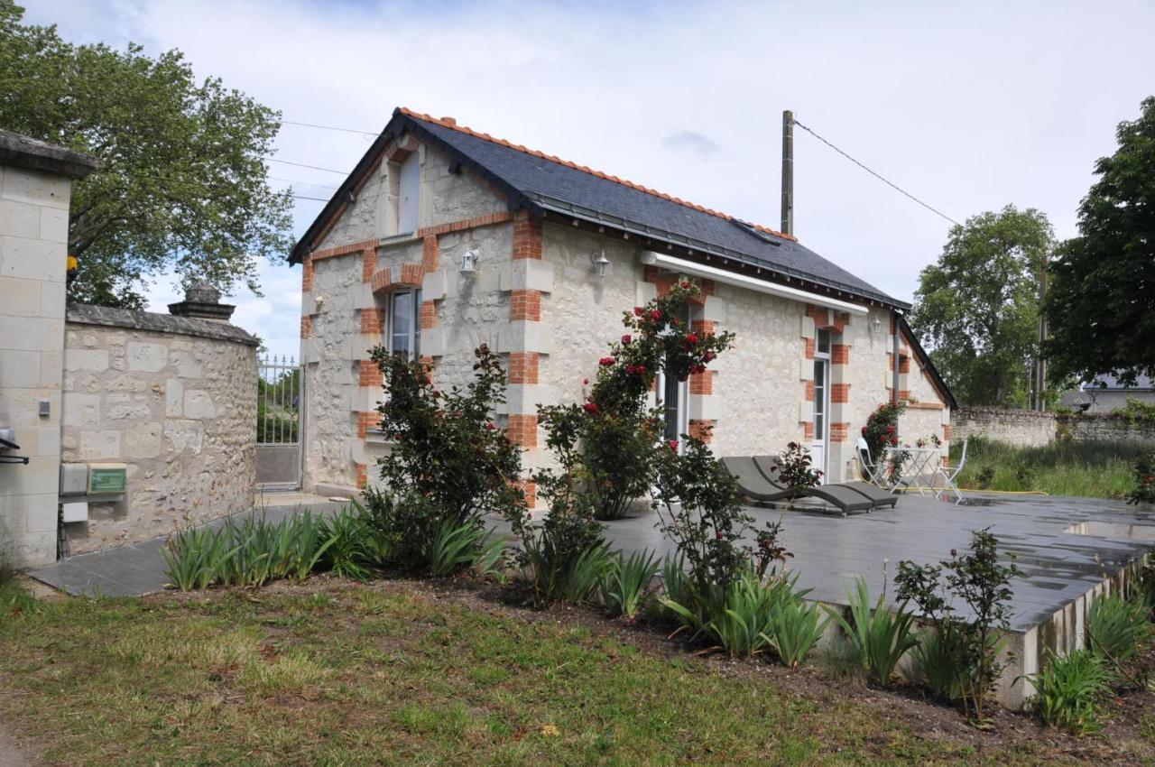 Petite Maison Des Roses - Gite 2 Personnes Brain-sur-Allonnes Esterno foto